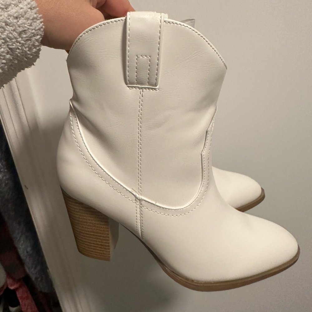 Ankle boots
